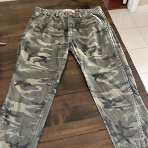 Pre-loved AMO Slouch Trouser Size 26 in Army Camo